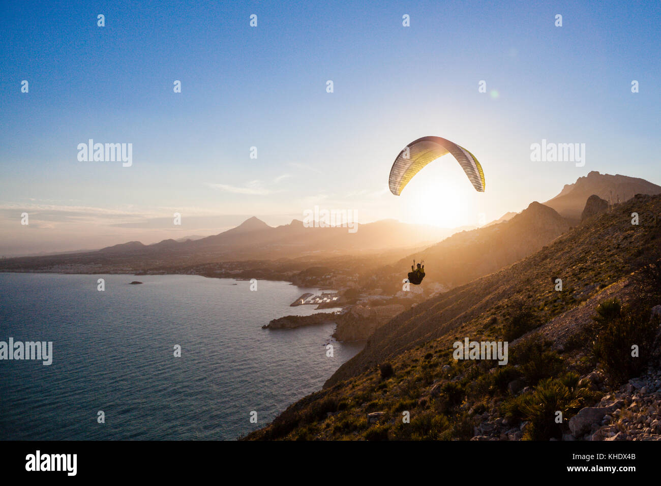 Parapente à Morro de toix près de Calpe, Alicante, Costa Blanca, Espagne Banque D'Images