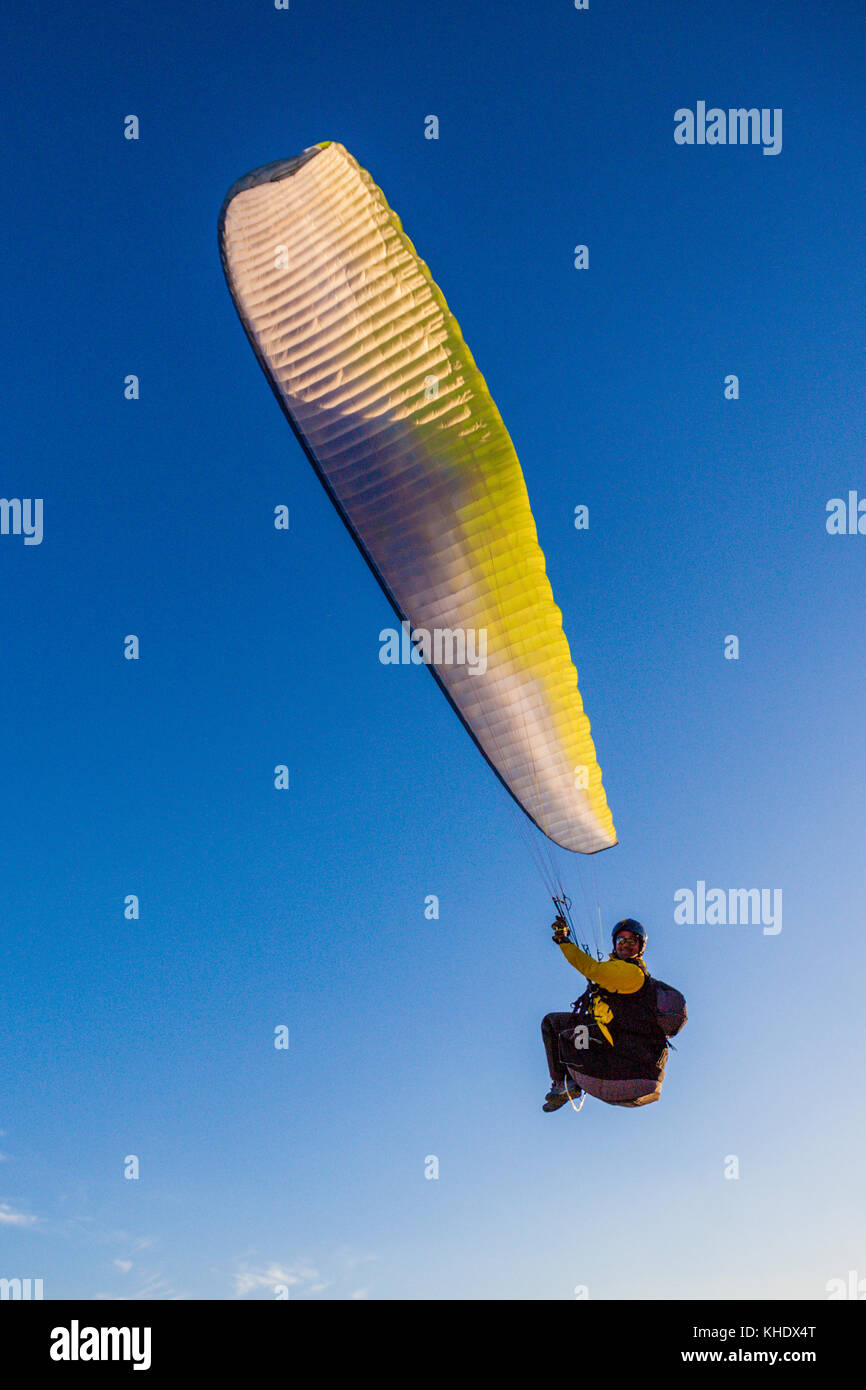 Parapente à Morro de Toix près de Calpe, Alicante, Costa Blanca, Espagne Banque D'Images