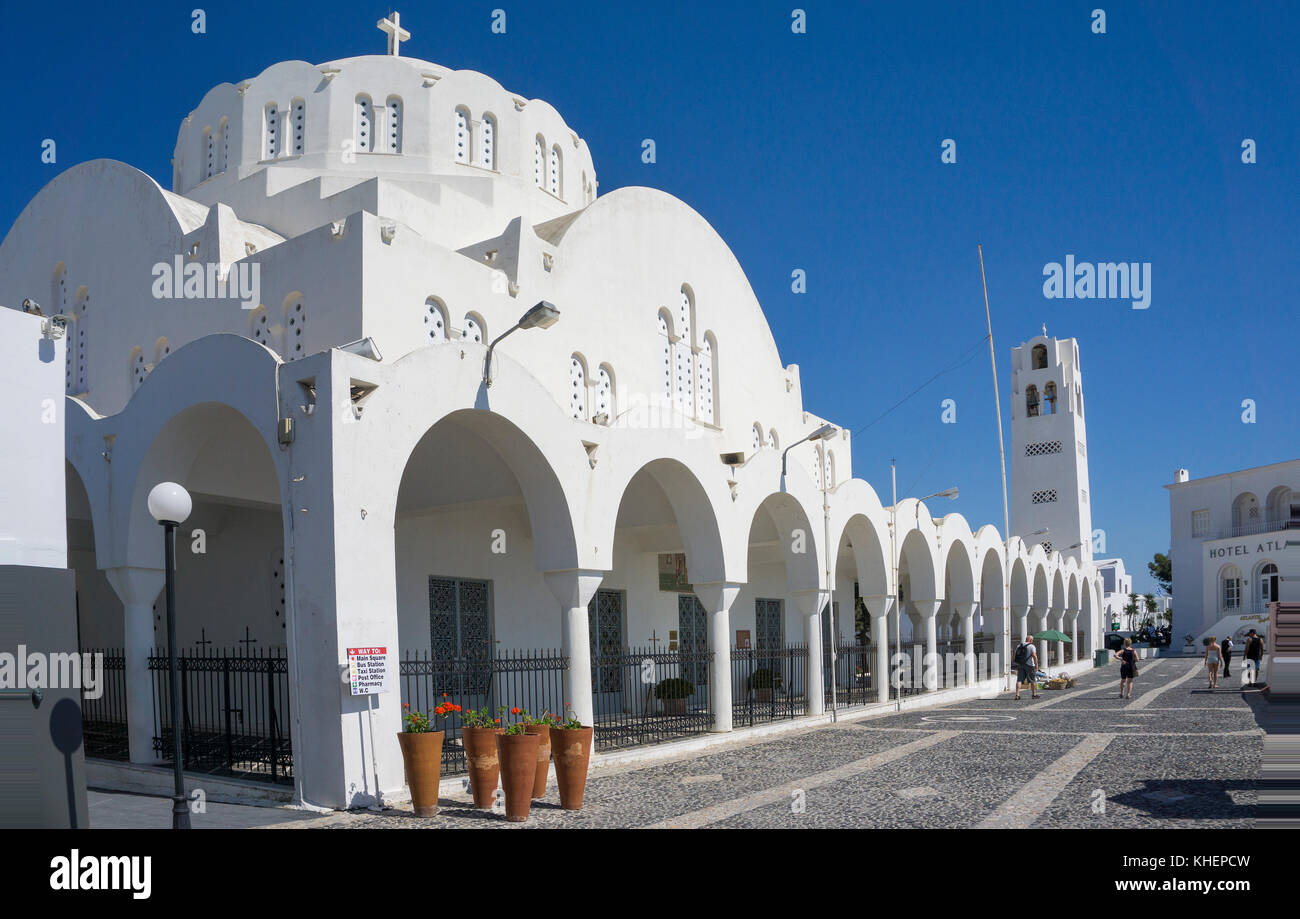 Église orthodoxe metropolis ypapanti au village de l'île de Thira, Santorin, Cyclades, Mer Égée, Grèce Banque D'Images