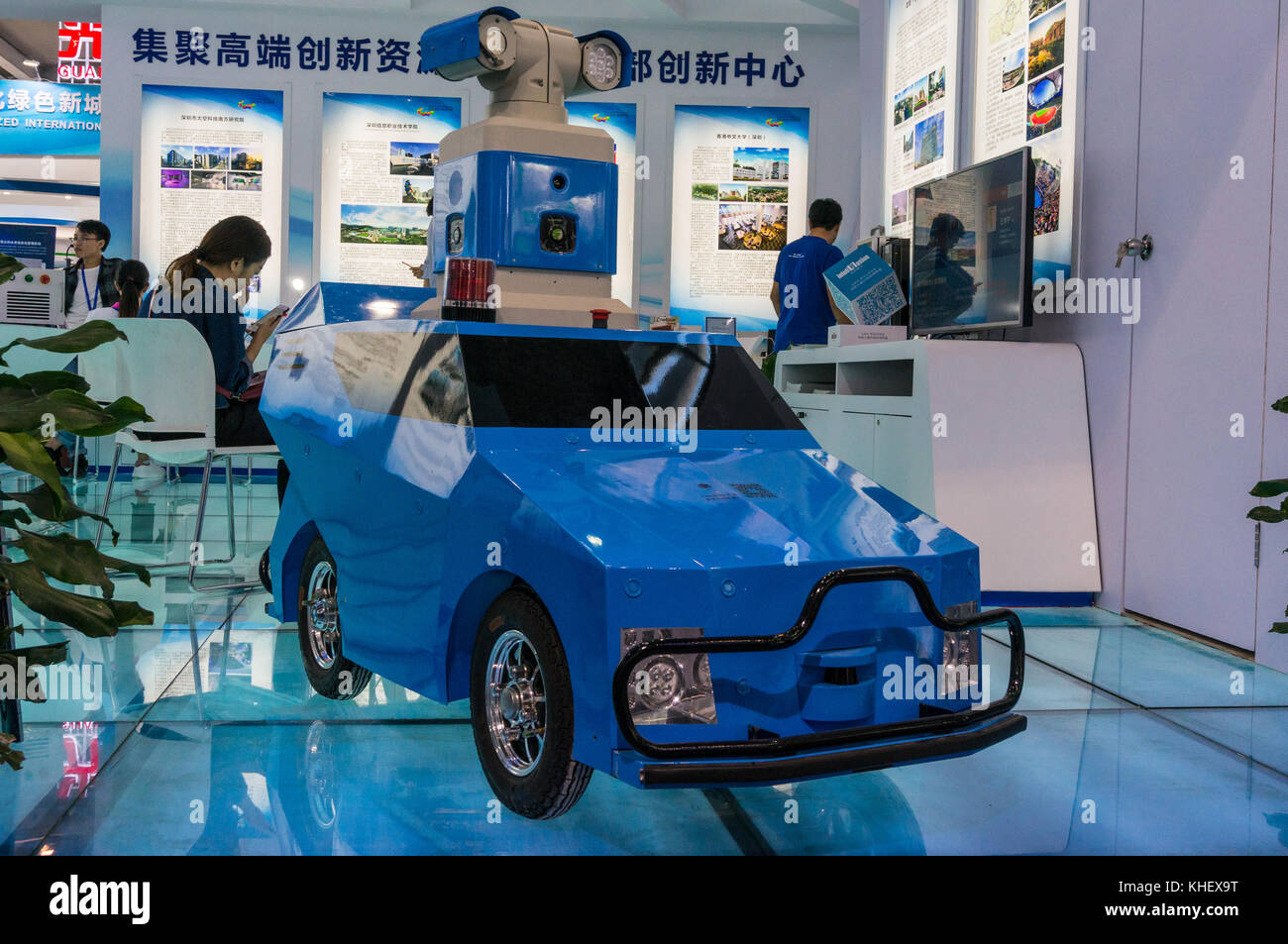 Location de voiture auto-hi-tech de la Chine à l'exposition universelle de Shanghai, connue sous le nom de "silicon valley" de la Chine, Shenzhen, Chine. Banque D'Images