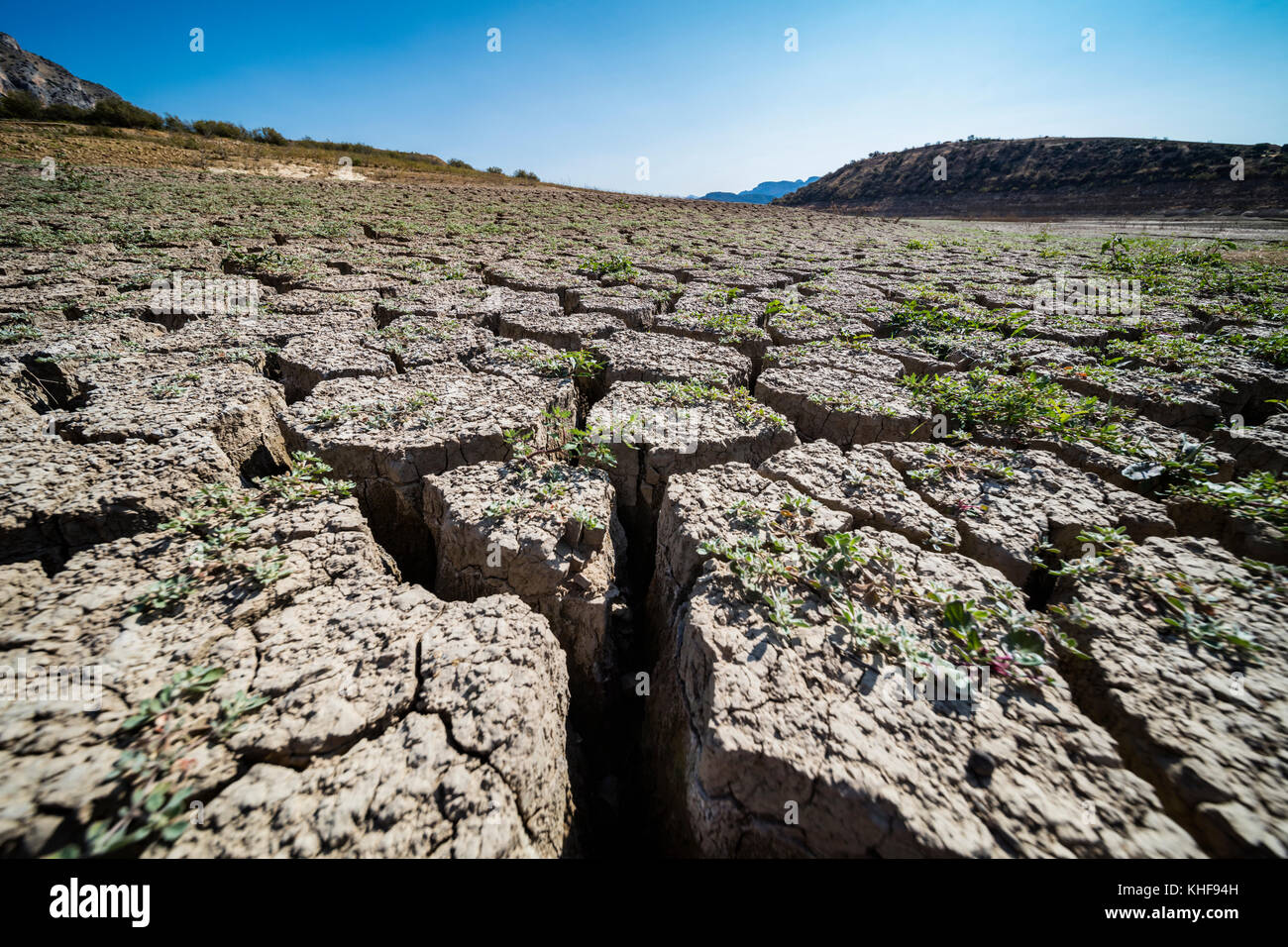 Près de ardales, la province de Malaga, Andalousie, Espagne du sud. État d'entrée de guadalteba-barrage guadalhorce en octobre 2017 après avoir été chaud sans ra Banque D'Images