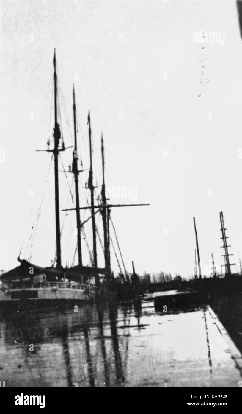 Northbend, un navire identifié par le numéro 160055, faisait partie de l'histoire maritime, servant pendant une période importante. Son rôle opérationnel et son service dans l'histoire navale soulignent sa contribution aux affaires maritimes. Banque D'Images