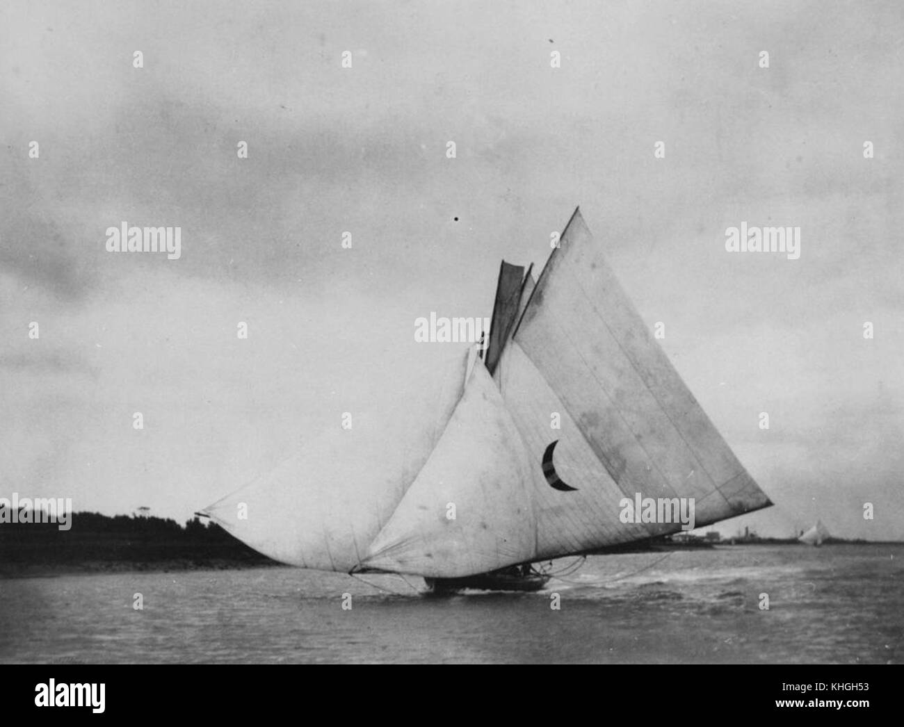 1295931 la voile sur la Rivière de Brisbane à full sail Banque D'Images