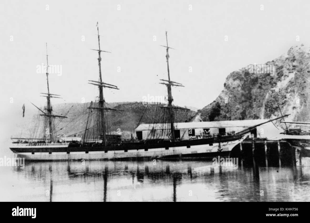 Une image du HMS Nelson, un cuirassé britannique connu pour son service au XXe siècle, représentant la puissance navale et l'histoire maritime. Banque D'Images
