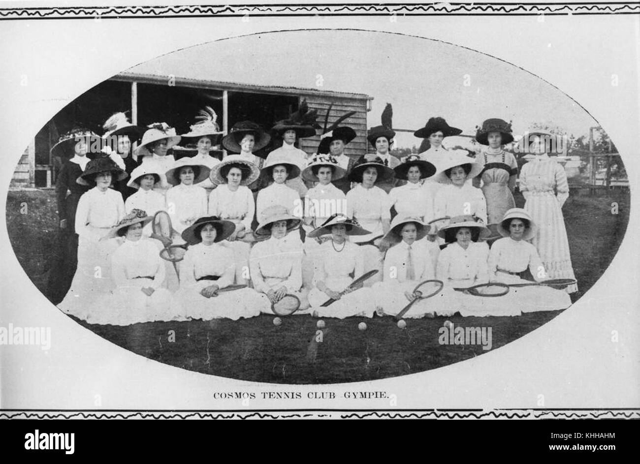 2293107 membres féminins du Cosmos Club de Tennis à Gympie, 1911 Banque D'Images