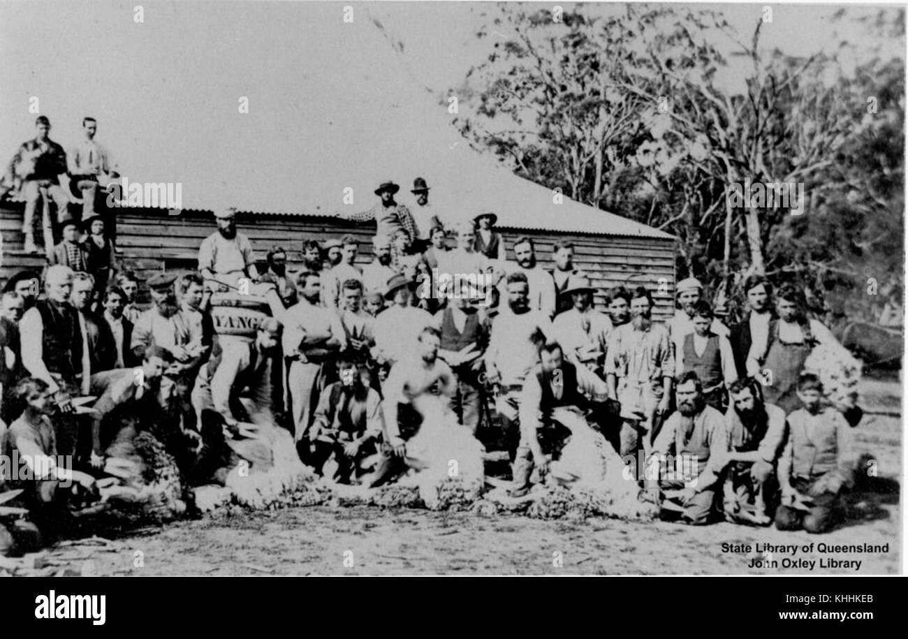 2173975 Portrait de tondeurs l'extérieur d'un hangar de tonte, 1880-1890 Banque D'Images
