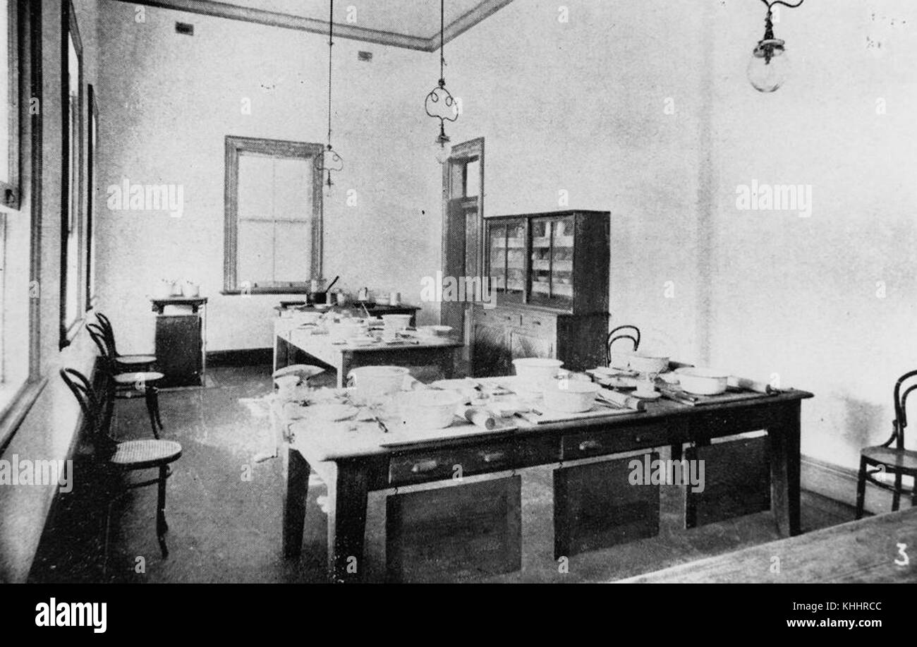 2292483 montage intérieur Morgan Technical College's Cooking Class Room, Mt. Morgan, 1909 Banque D'Images