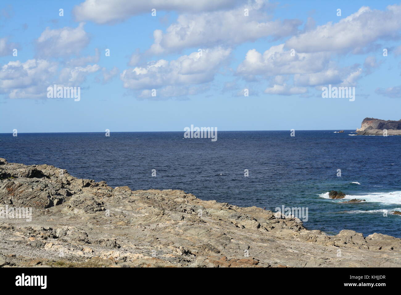 Vue sur la mer à la plage de la pelosa, sur une maison de sardes. Banque D'Images