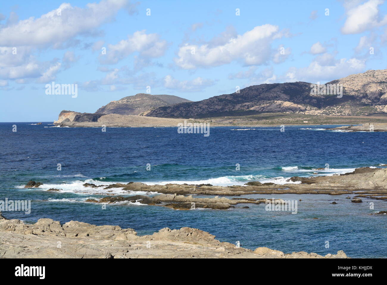 Vue sur la mer à la plage de la pelosa, sur une maison de sardes. Banque D'Images