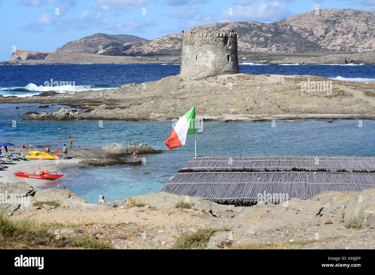Un Drapeau Italien à Plage De La Pelosa En Sardaigne Italie