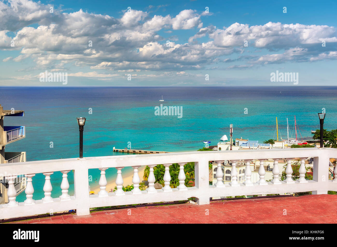 Belle vue sur mer des Caraïbes dans la région de Montego Bay, Jamaïque Banque D'Images