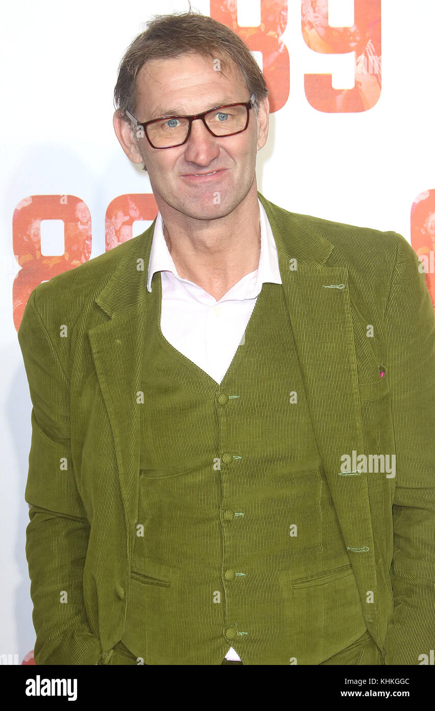 Nov 08, 2017 - Tony Adams assistant à ''89' première mondiale, cinéma Odéon, holloway à Londres, Angleterre, RU Banque D'Images