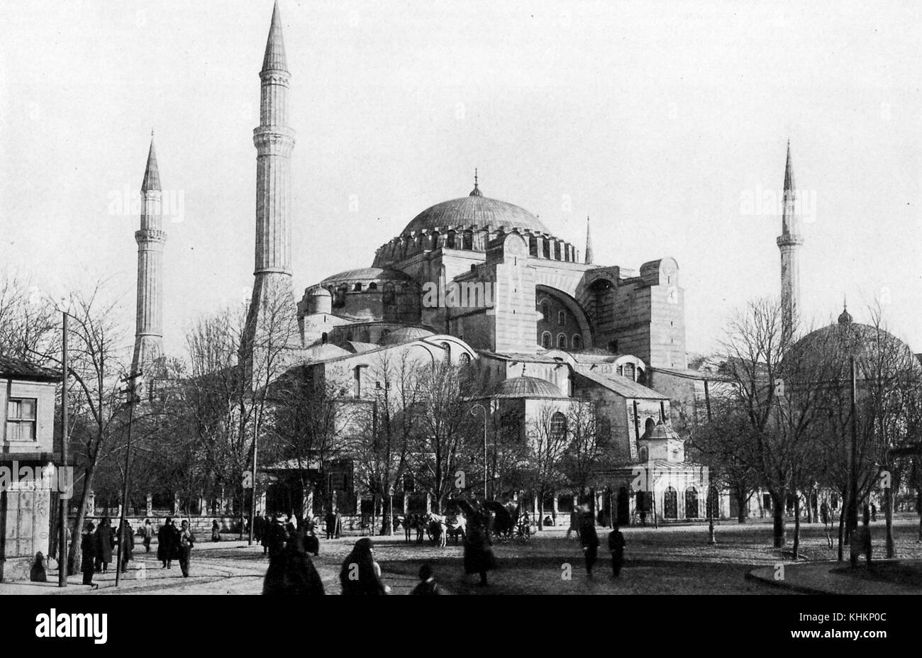 Vue de la basilique Sainte-Sophie, en Turquie, fondée en 532 par Justinien le Grand, Turquie, Juillet, 1922. Banque D'Images