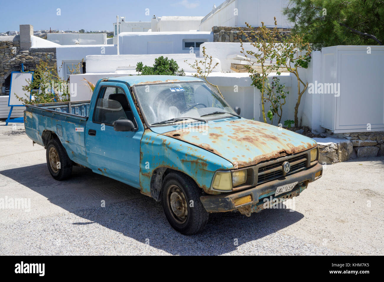 Old rusty pick-up du mykonos-ville, l'île de Mykonos, Cyclades, Mer Égée, Grèce Banque D'Images