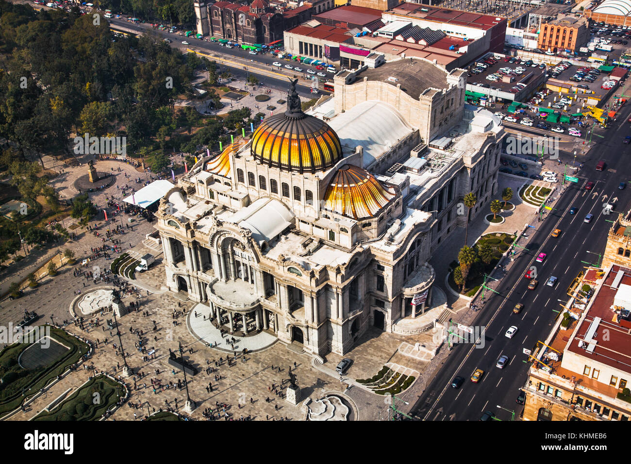 Cathédrale Métropolitaine et le palais présidentiel au zocalo, centre de Mexico Banque D'Images