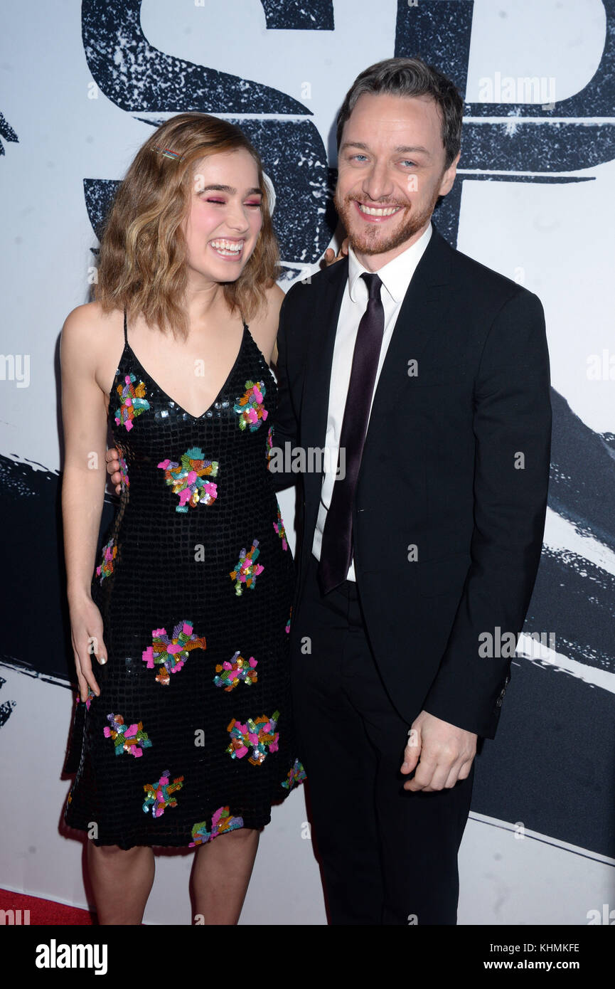 NEW YORK, NY - JANVIER 18: Haley lu Richardson, James McAvoy participe à la première de 'plat' New York au SVA Theatre le 18 janvier 2017 à New York. Personnes: Haley lu Richardson, James McAvoy Banque D'Images