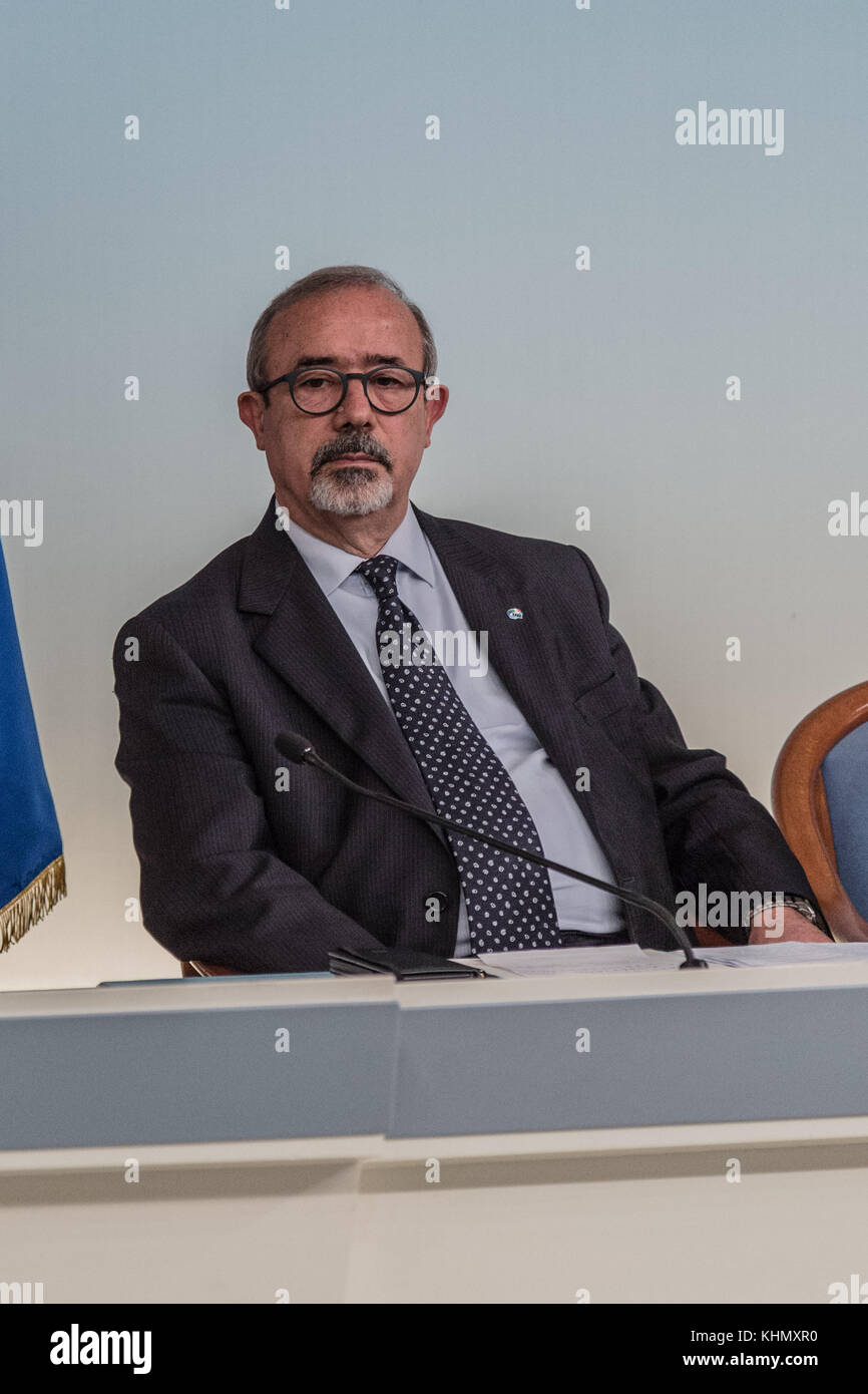 Conférence de presse, au Palazzo Chigi, entre le Gouvernement et les partenaires sociaux 2017 Banque D'Images