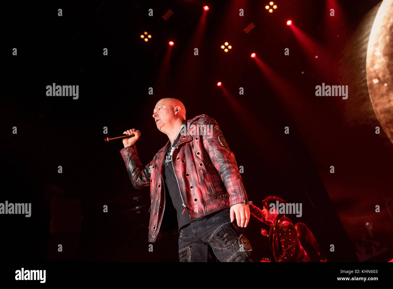 Assago, Italie. 18 novembre 2017. Michael Kiske se produit avec Helloween au Mediolanum Forum lors de la tournée Pumpkins United à Assago, en Italie. Crédit : Alberto Gandolfo/Alamy Live News Banque D'Images