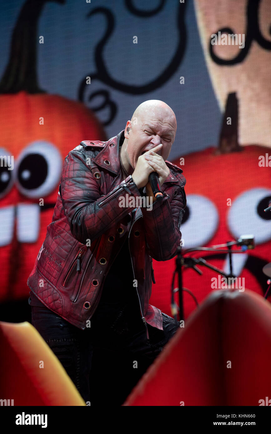 Assago, Italie. 18 novembre 2017. Michael Kiske se produit avec Helloween au Mediolanum Forum lors de la tournée Pumpkins United à Assago, en Italie. , . Crédit : Alberto Gandolfo/Alamy Live News Banque D'Images