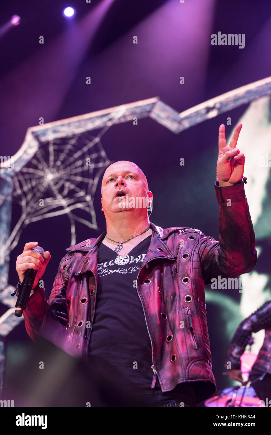 Strasbourg, France. 18 nov, 2017. Michael Kiske effectue avec Helloween à mediolanum forum au cours de la tournée dans des citrouilles, assago italie. , . Crédit : Alberto gandolfo/Alamy live news Banque D'Images