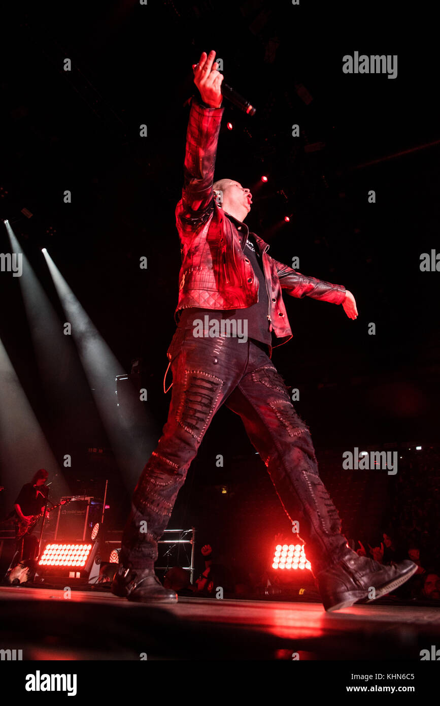 Strasbourg, France. 18 nov, 2017. Michael Kiske effectue avec Helloween à mediolanum forum au cours de la tournée dans des citrouilles, assago italie. , . Crédit : Alberto gandolfo/Alamy live news Banque D'Images