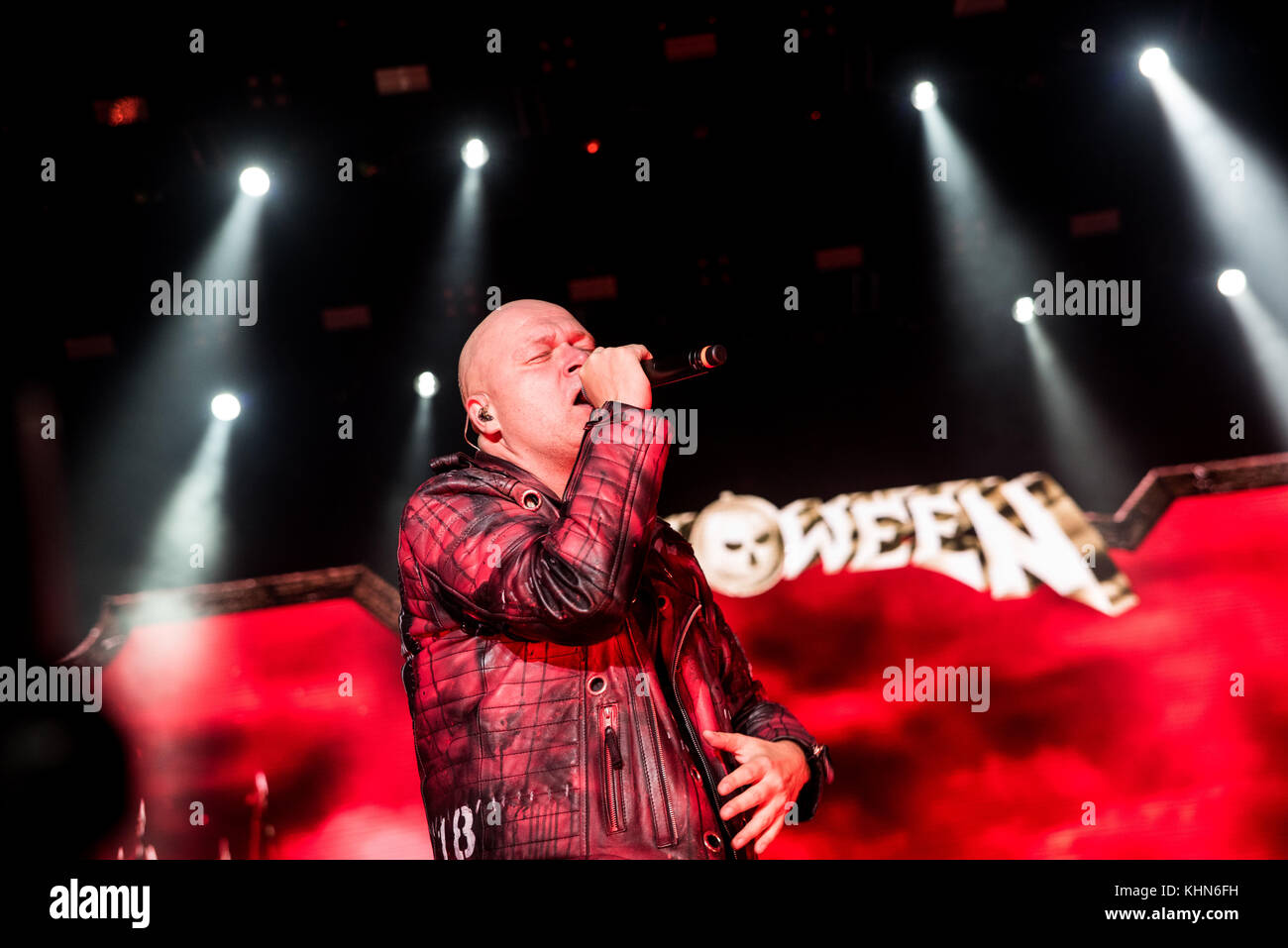 Assago, Italie. 18 novembre 2017. Michael Kiske se produit avec Helloween au Mediolanum Forum lors de la tournée Pumpkins United à Assago, en Italie. , . Crédit : Alberto Gandolfo/Alamy Live News Banque D'Images