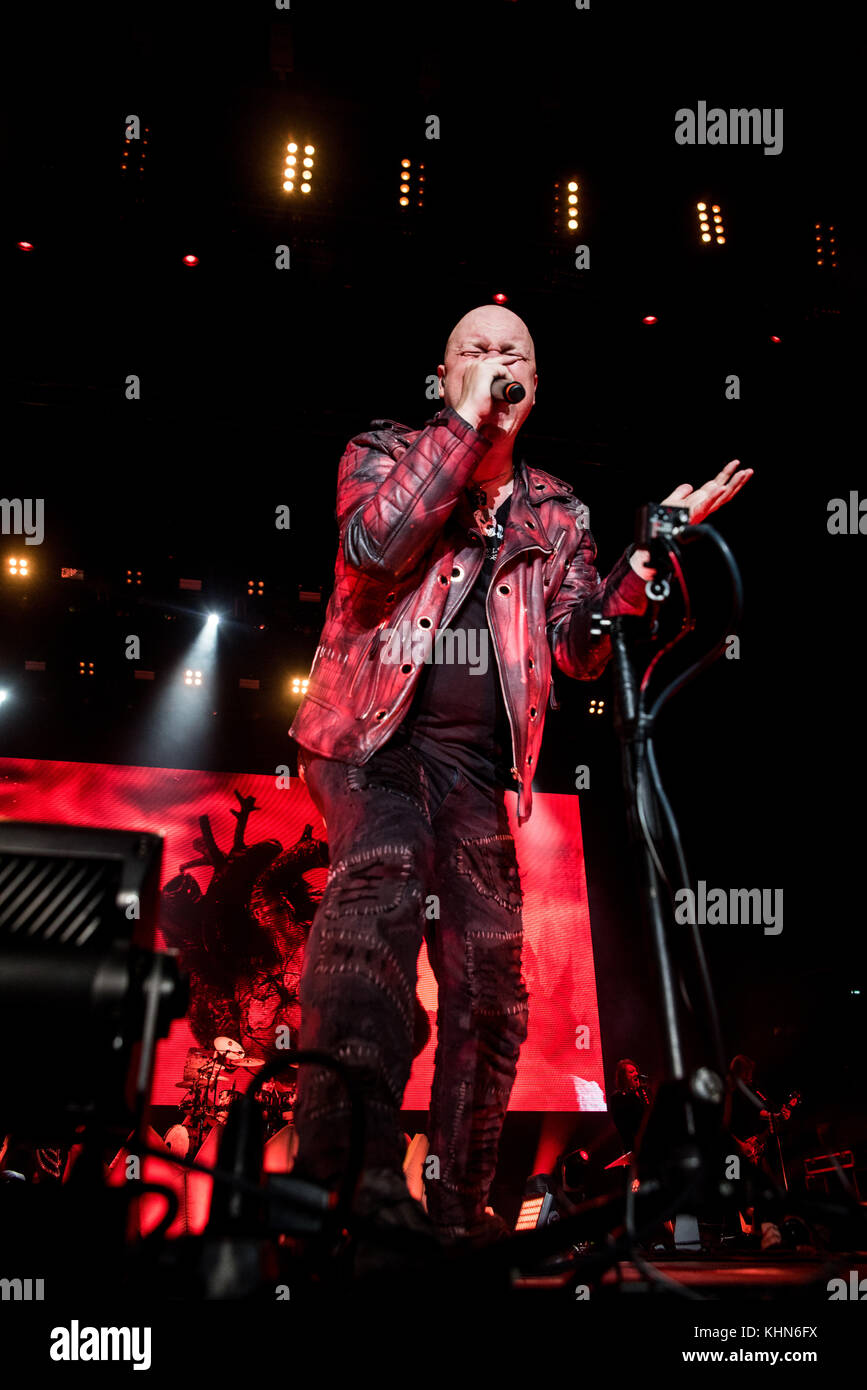 Assago, Italie. 18 novembre 2017. Michael Kiske se produit avec Helloween au Mediolanum Forum lors de la tournée Pumpkins United à Assago, en Italie. , . Crédit : Alberto Gandolfo/Alamy Live News Banque D'Images