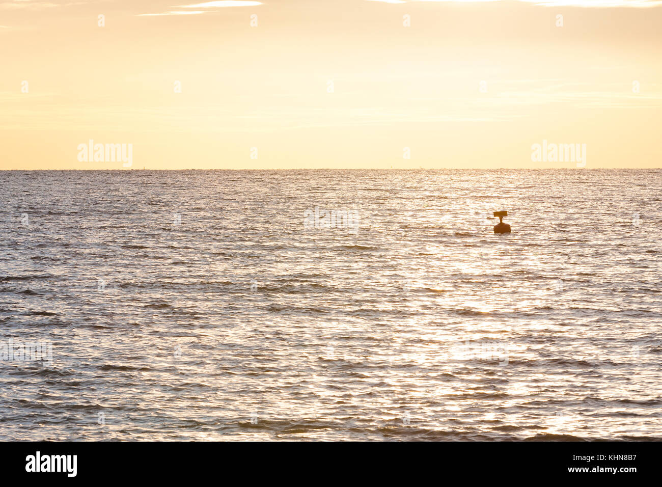 Brighton, UK. Vue sur la mer au coucher du soleil de la plage de Brighton. Banque D'Images