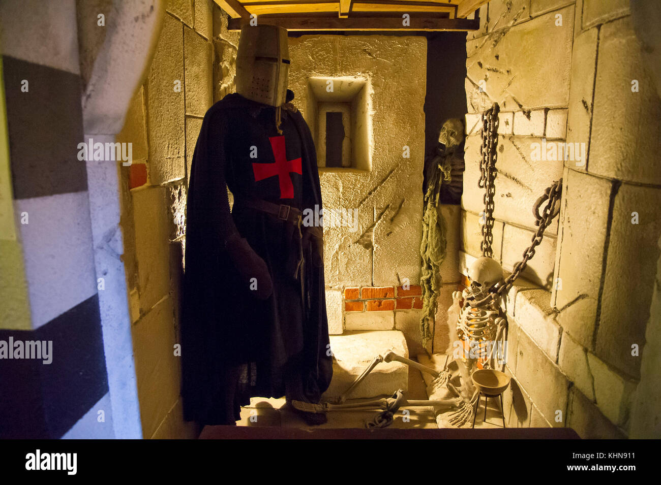 Musée de l'histoire des Templiers sur la Piazza Roma dans ville médiévale fortifiée à Monteriggioni, Toscane, Italie. 28 août 2017 © Wojciech Stroz Banque D'Images