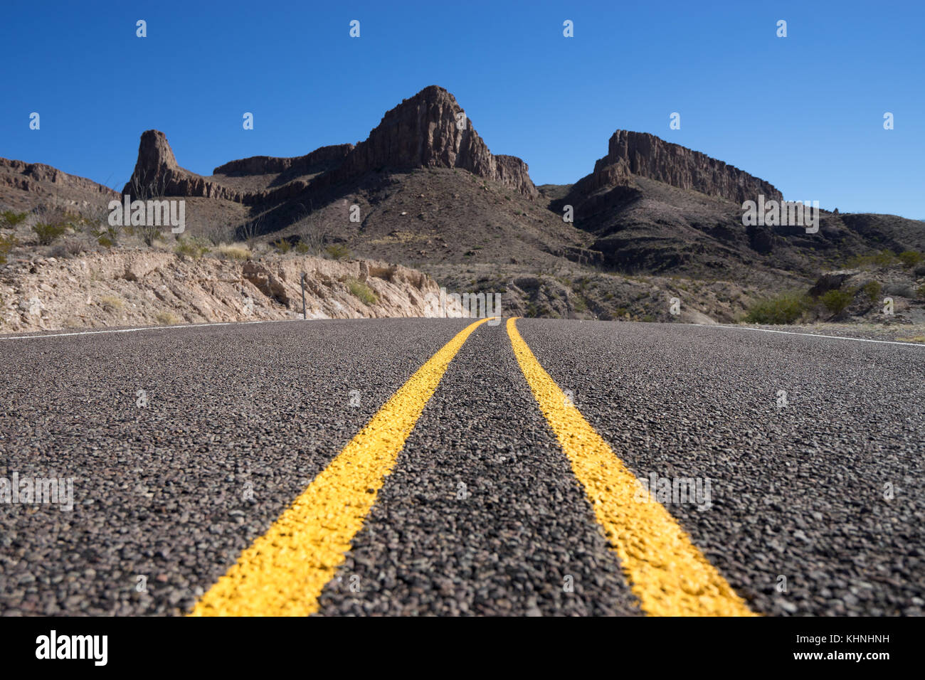 Route dans le parc national big bend au Texas Banque D'Images