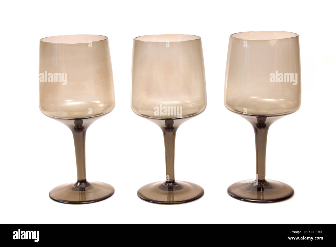 Verres à vin vide isolé sur fond blanc Banque D'Images
