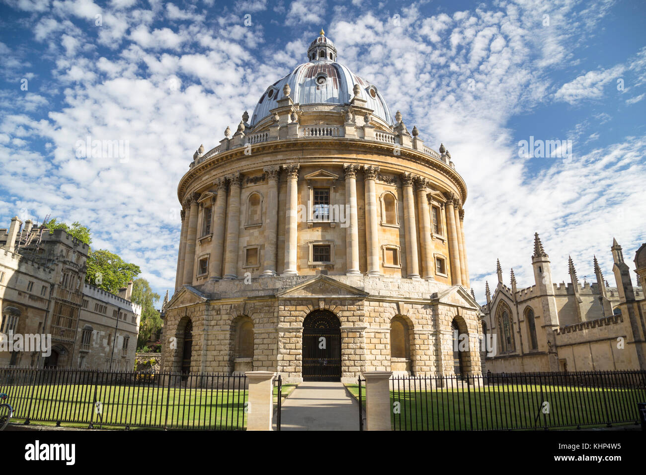 UK, Oxford, Radcliffe Camera, 18e siècle, de style palladien et salles de lecture de la bibliothèque universitaire, conçu par James Gibbs. Banque D'Images