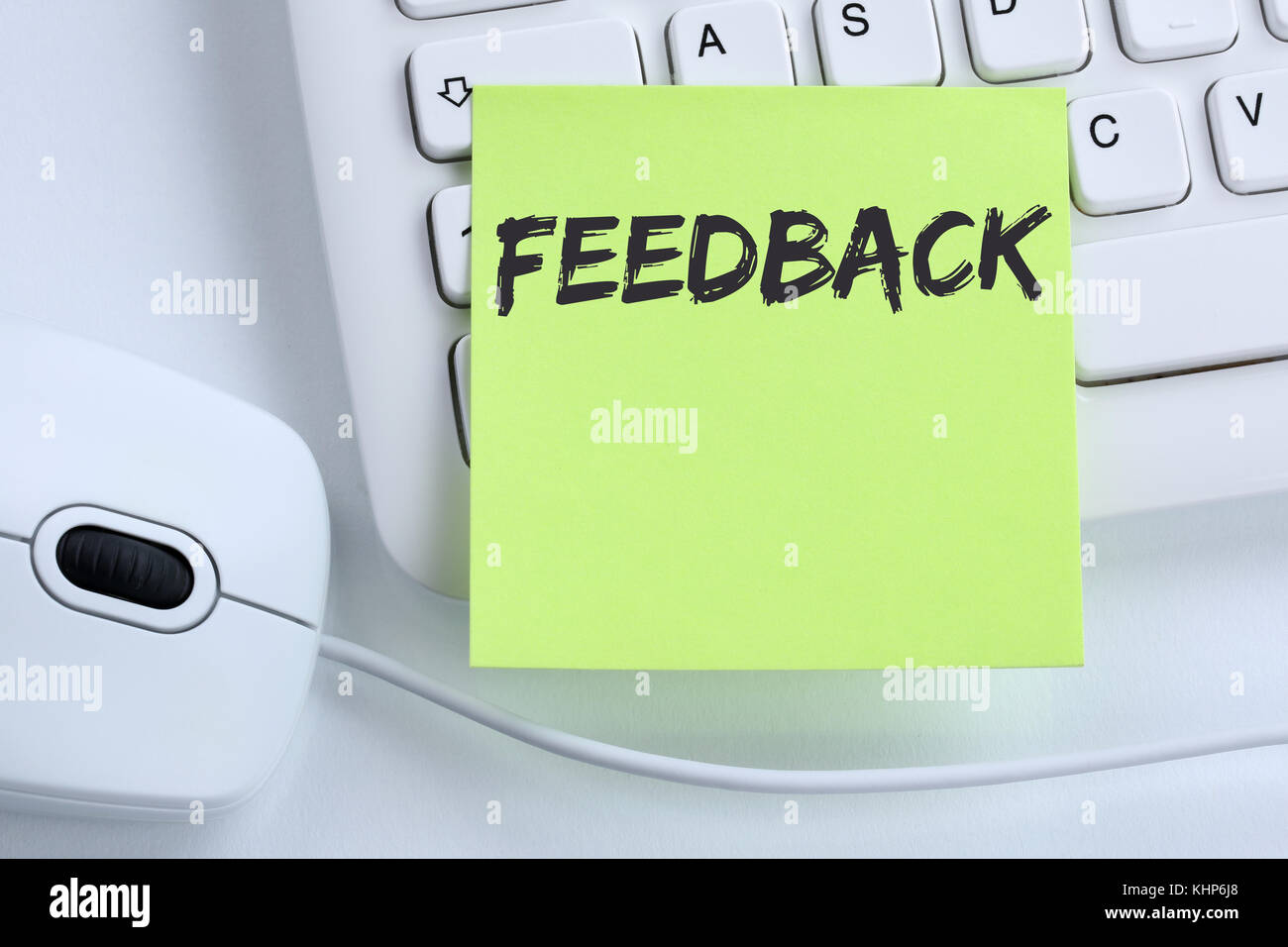 Vos commentaires contactez le service à la clientèle sondage d'opinion, d'étude de la souris clavier ordinateur concept Banque D'Images Vos commentaires contactez le service à la clientèle sondage d'opinion, d'étude de la souris clavier ordinateur concept Banque D'Images