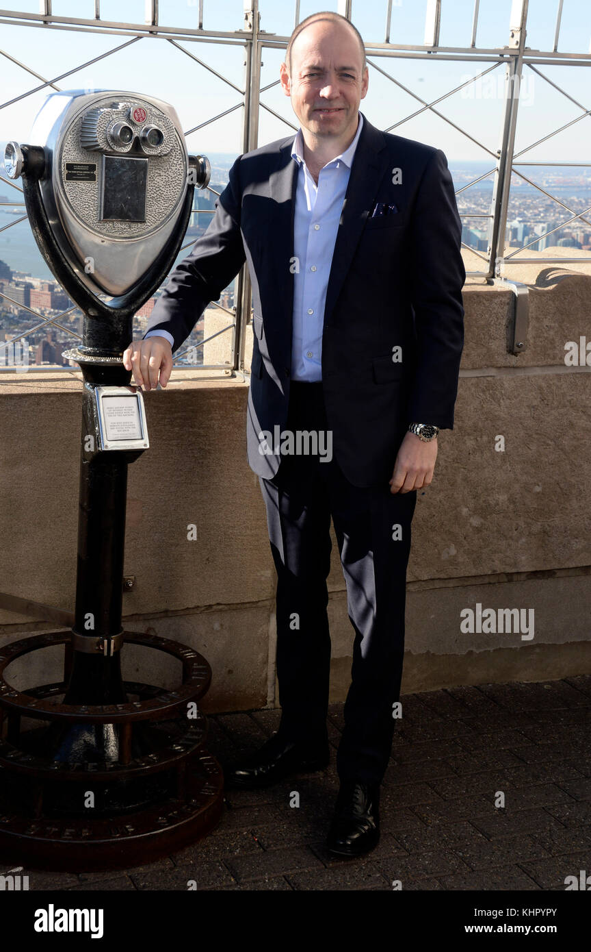 Gareth neame assiste à la 'downton abbey : l' exposition sur le photocall empire state bulding le 17 novembre à new york. Banque D'Images