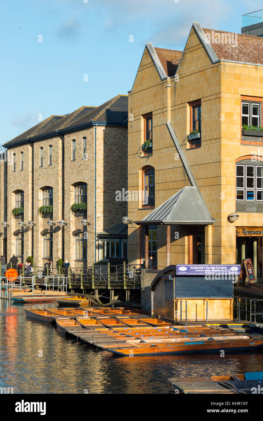 Cambridge's waterfront réaménagés au 'quai' off Bridge st., centre-ville de Cambridge, Cambridgeshire, Angleterre, Royaume-Uni. Banque D'Images