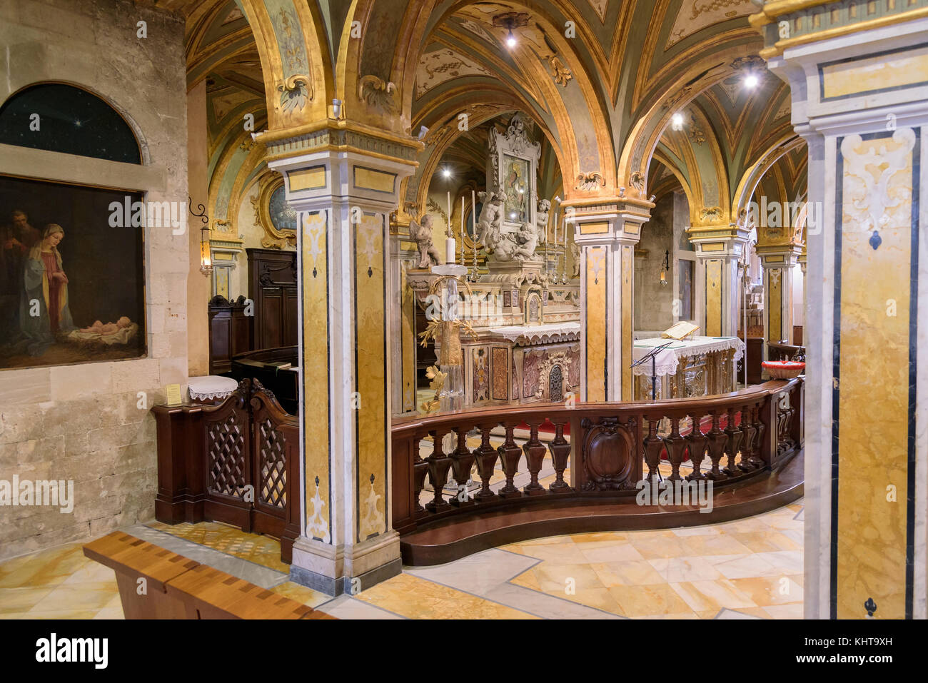 Bari, Italie - 2 septembre 2016 : crypte richement décoré la cathédrale de San sabino à Bari Banque D'Images