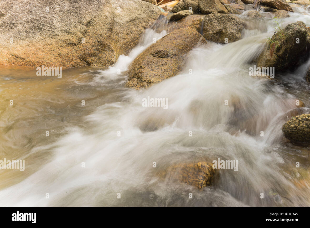 L'obturation lente de la rivière Batu kurau, taiping, Perak, Malaisie Banque D'Images