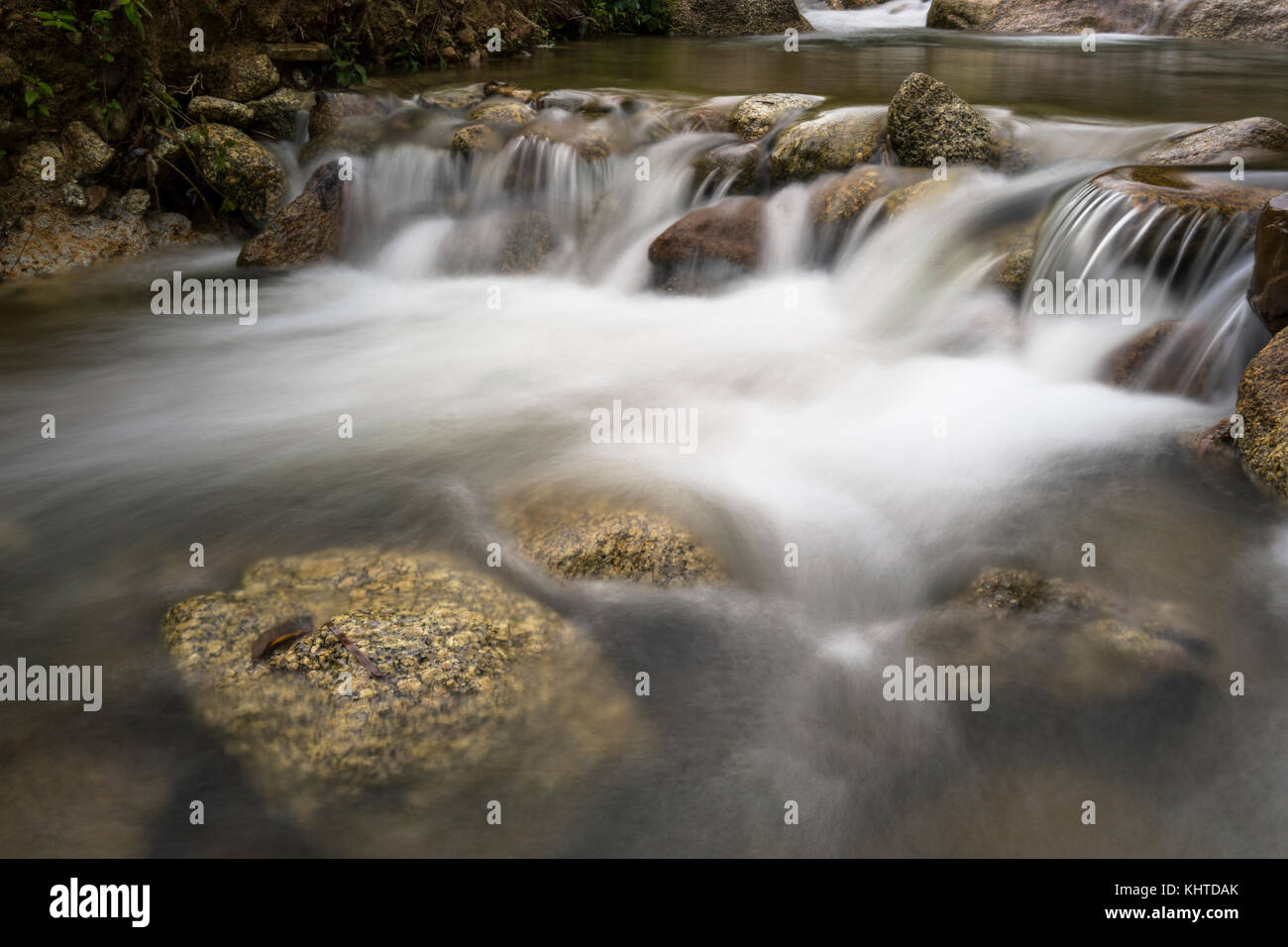 L'obturation lente de la rivière Batu kurau, taiping, Perak, Malaisie Banque D'Images