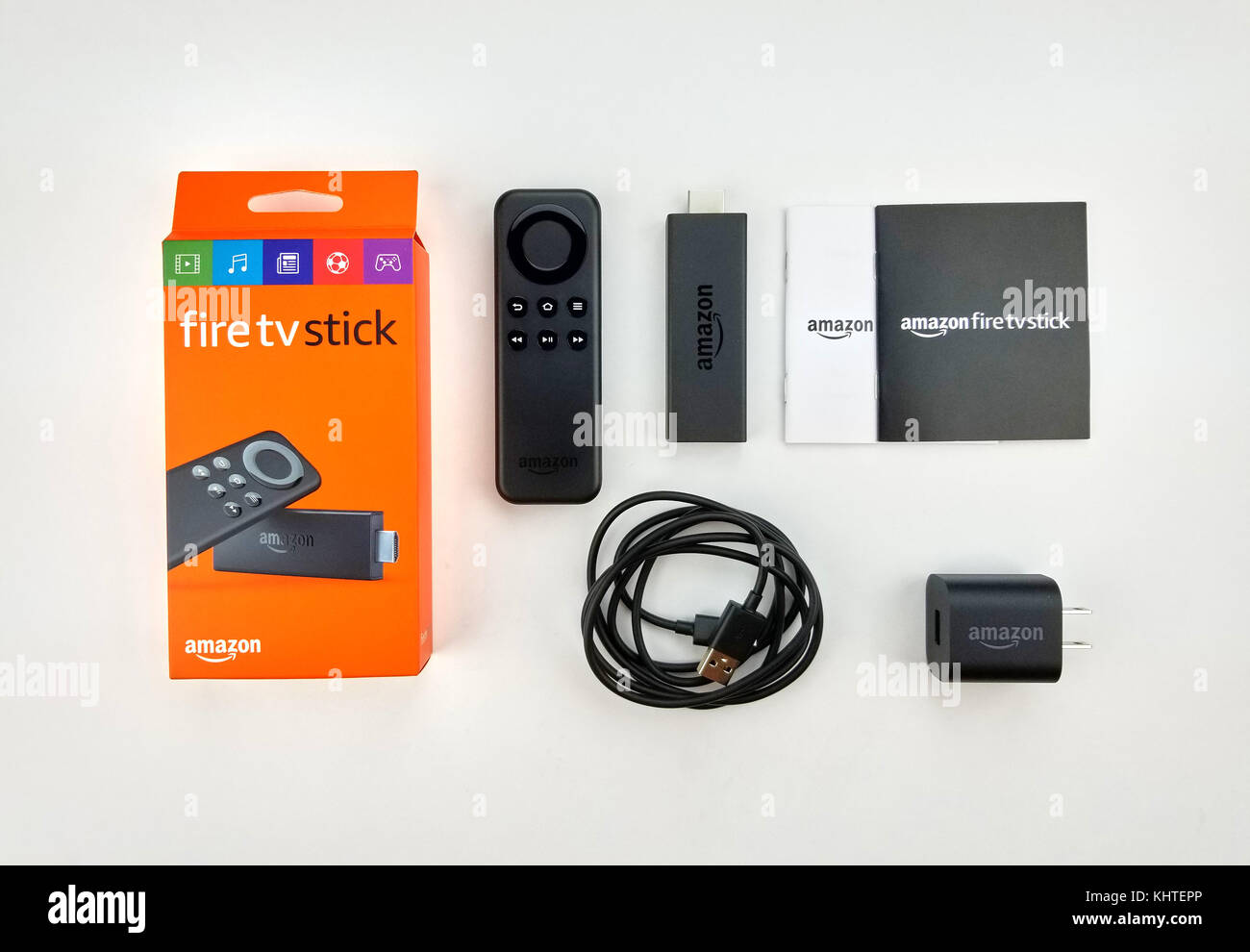 Montréal, Canada - le 7 novembre 2017 : Amazon fire tv stick. amazon fire tv stick est une version abordable dans un câble HDMI-stick format d'amazon fire tv, androi Banque D'Images