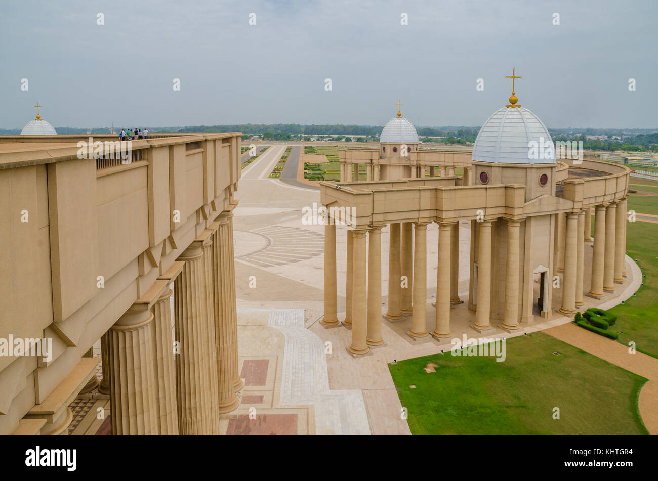 Yamoussoukro, Côte d'Ivoire - 01 Février 2014 : célèbre Basilique Notre Dame de la paix, de la Cathédrale chrétienne africaine Banque D'Images
