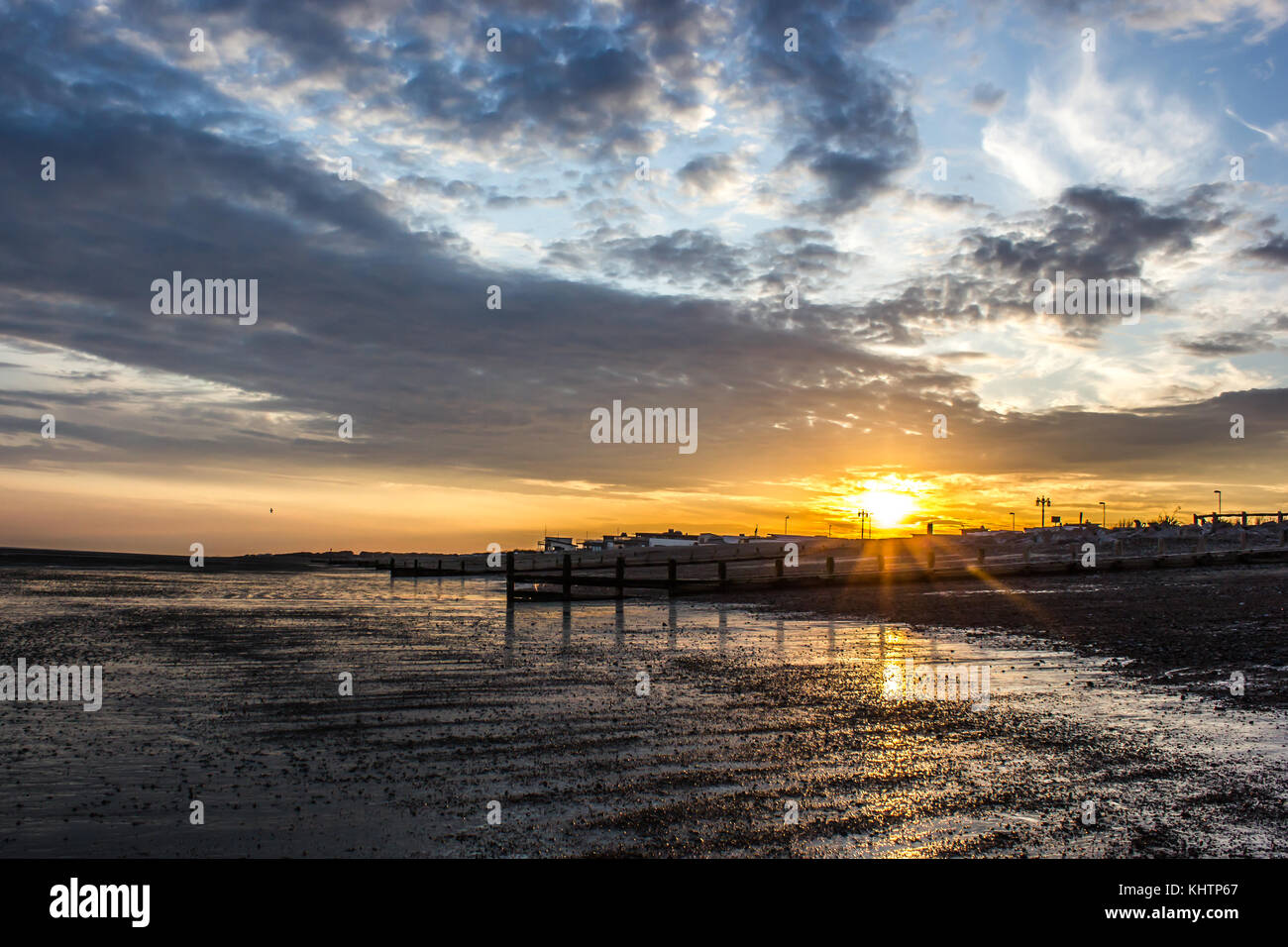 Au coucher du soleil en bord de mer à Worthing Banque D'Images