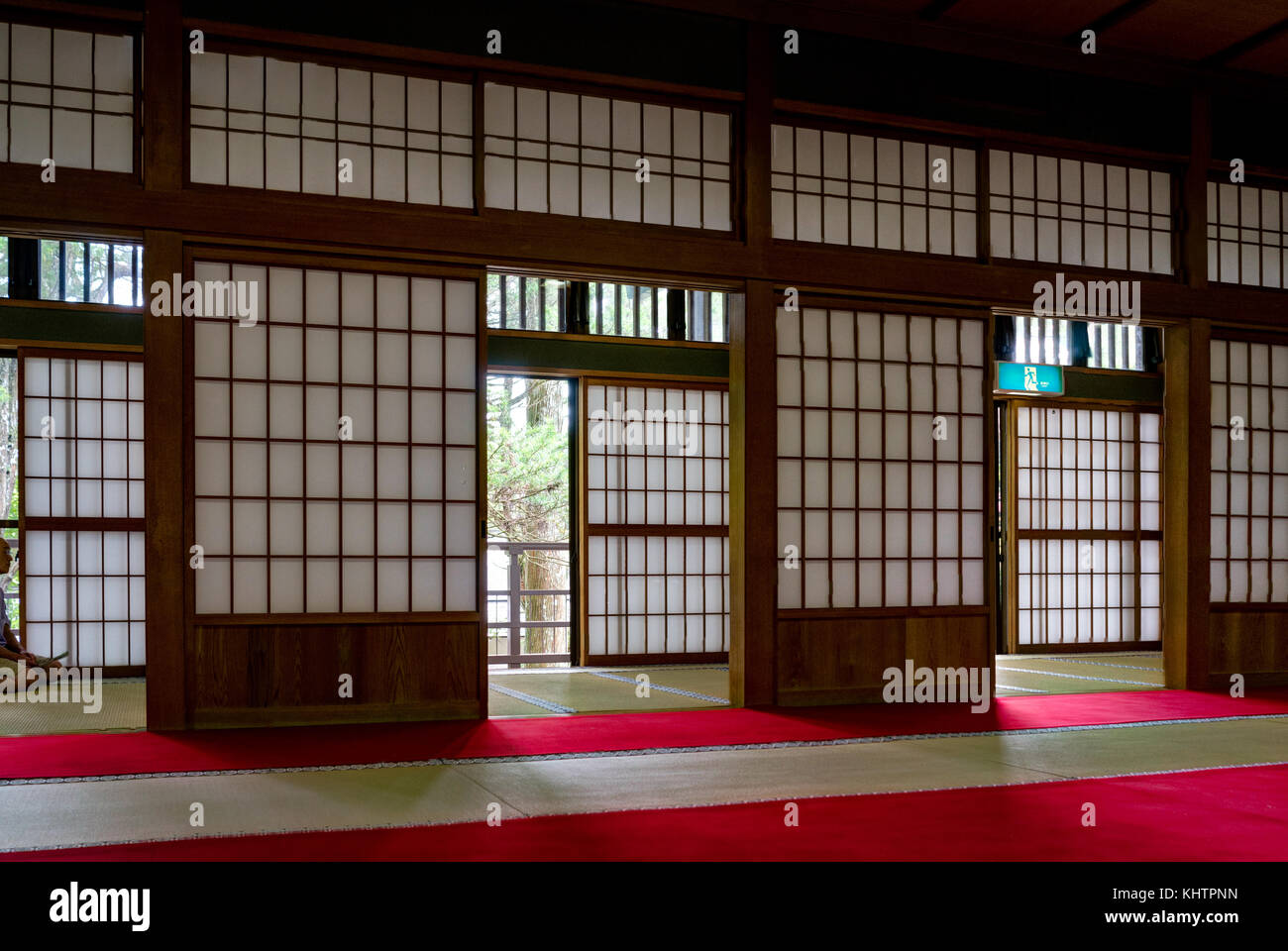 Maison traditionnelle japonaise avec tatamis et portes papier Banque D'Images