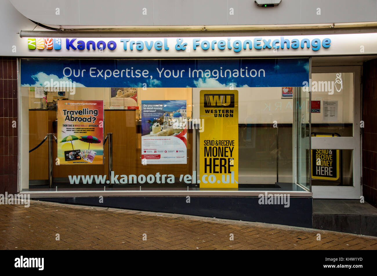 Foreign exchange in high street East Croydon Banque D'Images