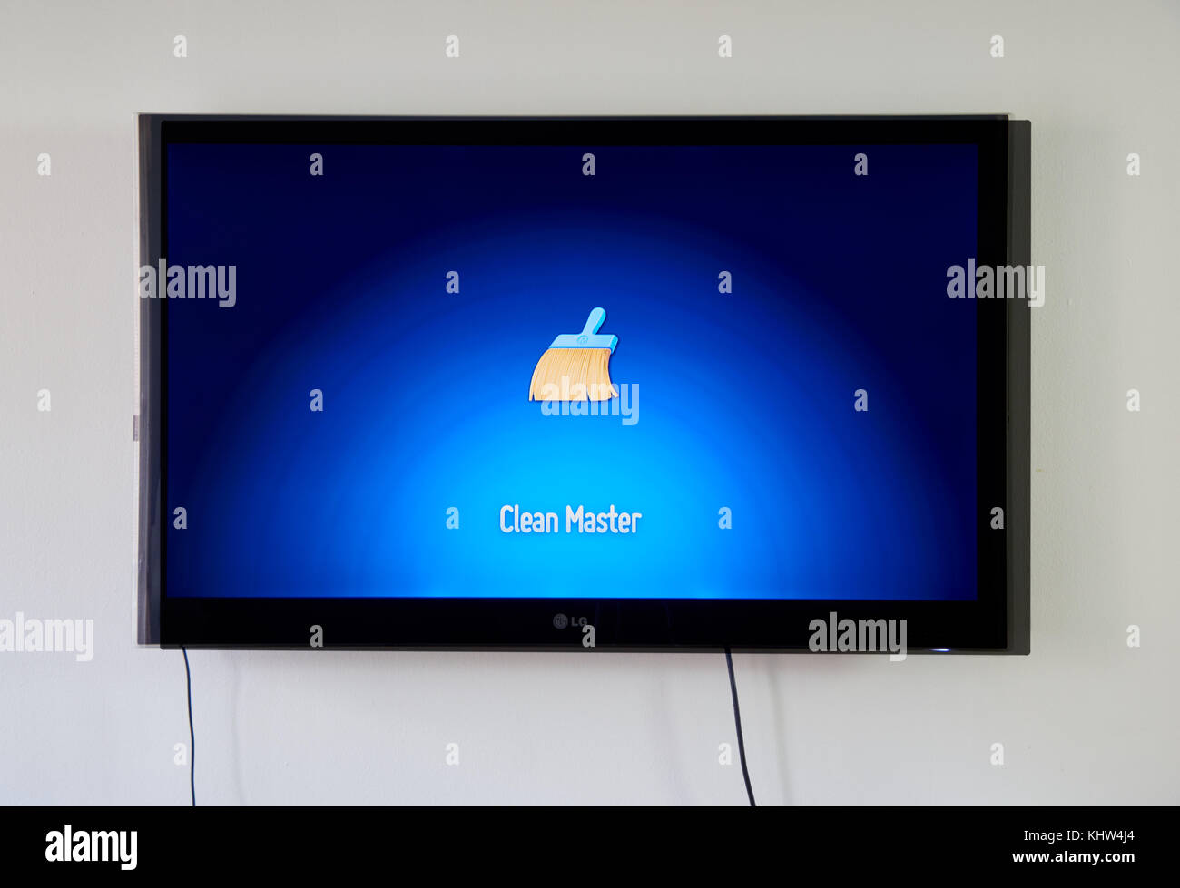 Montréal, Canada - 15 NOVEMBRE 2017 : Maître propre app et logo sur LT écran de télévision. Nettoyer Master est un tout-en-un cleaner app sur Android app pour le nettoyage Banque D'Images