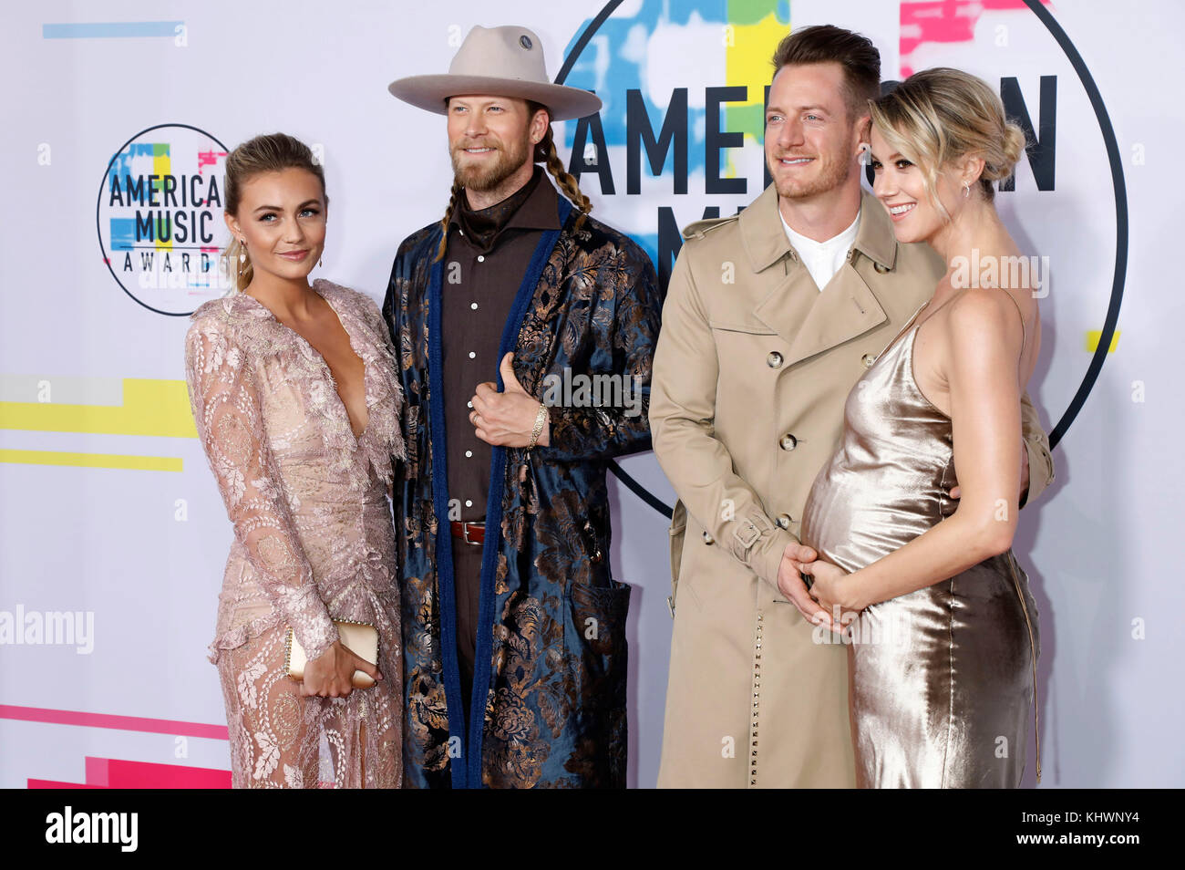 Los Angeles, USA. 19 nov, 2017. hayley stommel, Tyler Hubbard, Brian Kelley et brittney marie cole assister à la 2017 american music awards au théâtre de Microsoft le 19 novembre 2017 à Los Angeles, Californie. crédit : geisler-fotopress/Alamy live news Banque D'Images