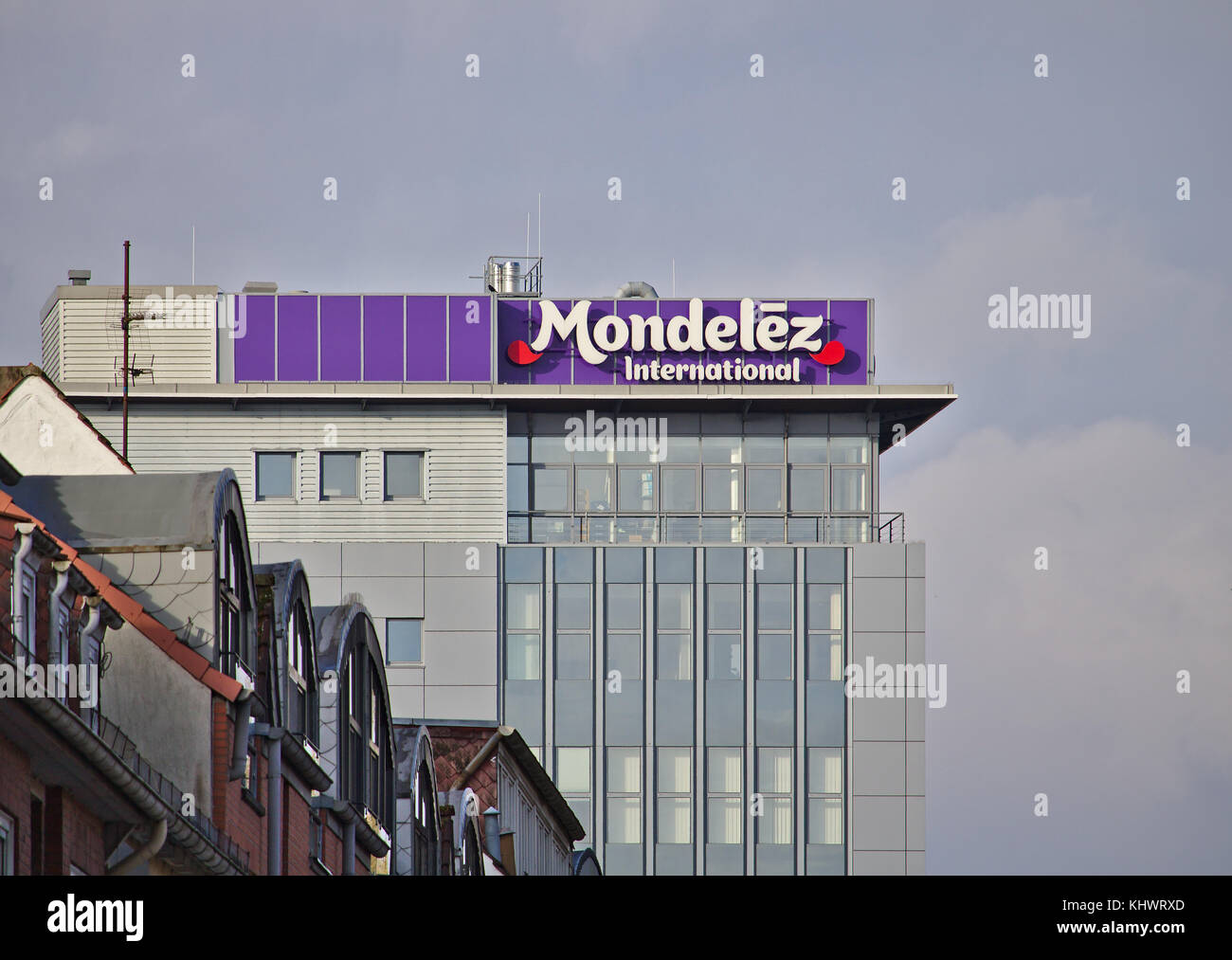 Brême, Allemagne - 11 novembre 2017 - Mondelez Allemagne siège avec grand logo de la société Banque D'Images