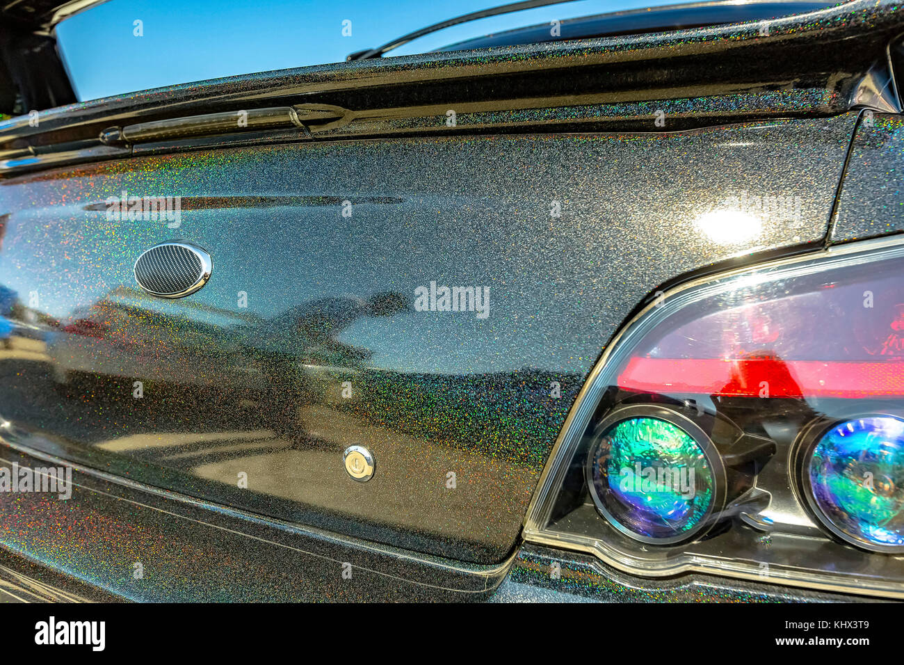 Coffre de voiture noir étincelaient avec emblen. Les voitures personnalisées en Californie du sud de l'été 2017 Banque D'Images