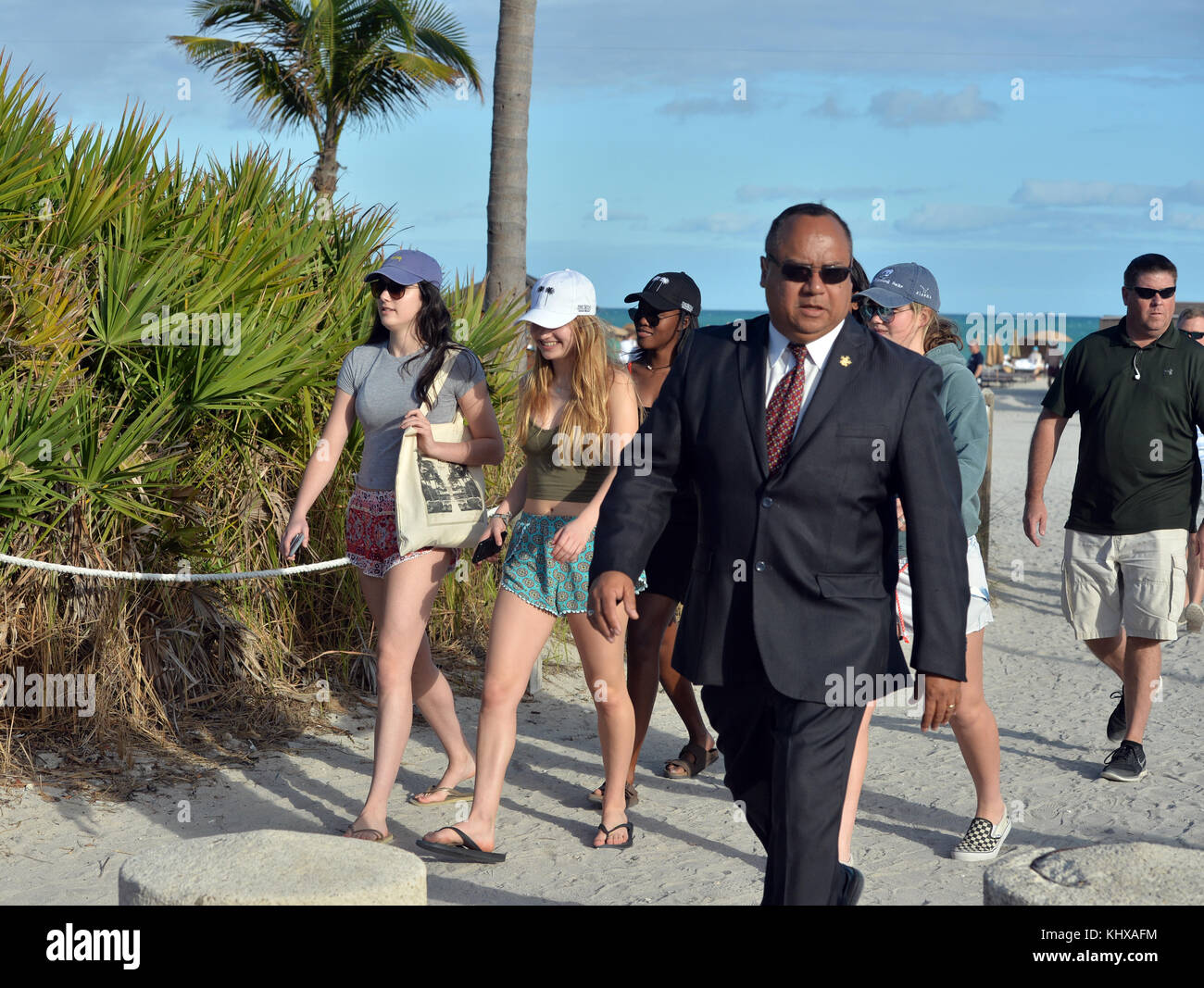 Miami Beach, FL - janvier 14 : maintenant que Barack Obama n'est pas au  pouvoir, fille sasha peut aller de nouveau à être un adolescent normal avec  ses amis. sasha pavanais son