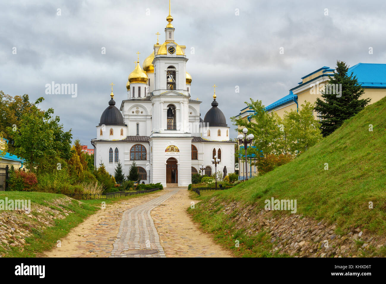 Vue sur la cathédrale de l'Assomption à Dmitrov Kremlin. Dimitrov. Région de Moscou. La Russie Banque D'Images Vue sur la cathédrale de l'Assomption à Dmitrov Kremlin. Dimitrov. Région de Moscou. La Russie Banque D'Images