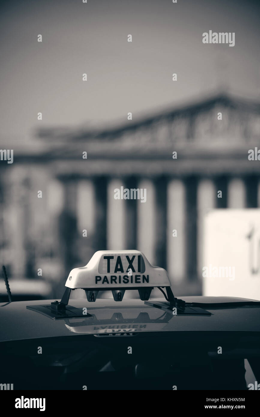 Taxi sign in street à paris Banque D'Images